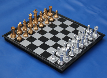 CHESS SET MAG. FOLDING 14" GOLD-SILVER