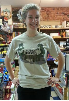 T-Shirt Frogs Play Chess!
